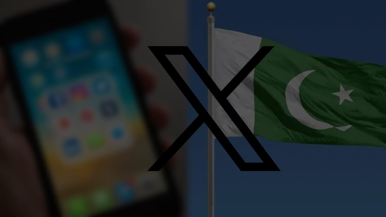 کون معشوق ہے اس پردہ زنگاری میں
