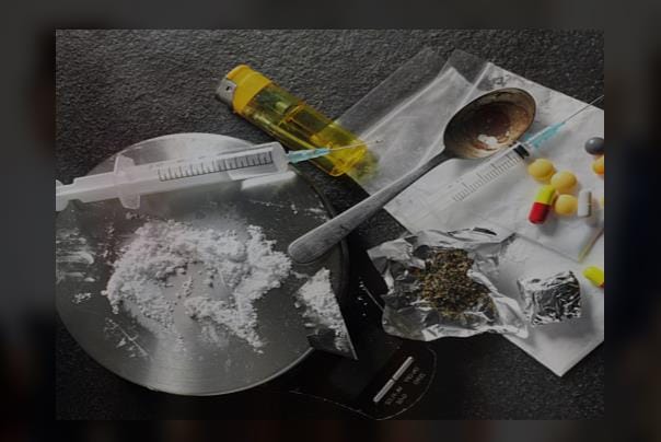 ملتان ؛منشیات مافیا نے تعلمی اداروں کی کینٹینز ٹھیکے پر لے لیں ،طلبہ کو سپلائی ،صرافہ بازار کا جگہ سر غنہ