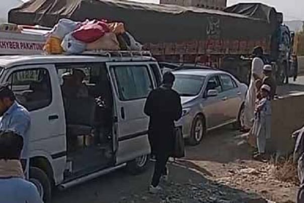 کرم مسلح افراد کی مسافر گاڑیوں پر فائرنگ، 38 افراد جاں بحق