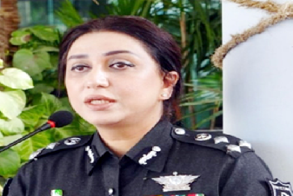 پنجاب،ایئر پورٹس سے روز 50 کروڑ کا سمگلڈ مال کلیئر،رقم ہنڈی،مضبوط کسٹم لیڈی نیٹ ورک