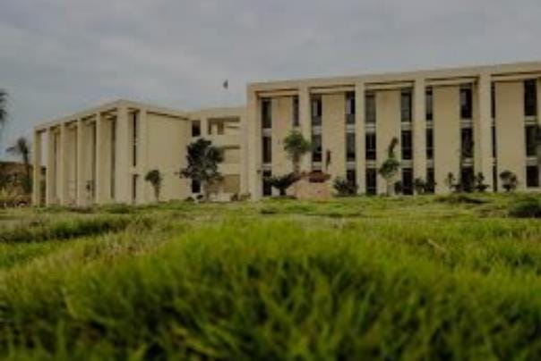 190 million pounds case, Imran Khan, Bushra Bibi, Al-Qadir University, federal government, accountability court, prison sentence, corruption charges, misuse of authority, NAB cases, legal proceedings, political news, Pakistan Tehreek-e-Insaf, Pakistani courts, university management